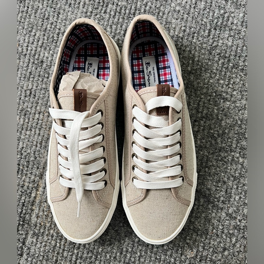Ben Sherman NWT size 8 men’s/unisex low shoes,sneakers or boat shoes. Tie up.
